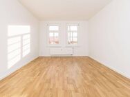 Lichtdurchflutete 2-Zimmer-Wohnung im Dachgeschoss eines Gründerzeitbaus - Leipzig