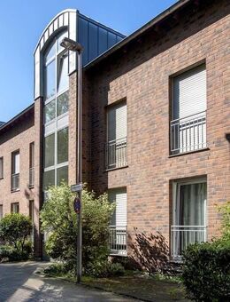 Gemütliche Dachgeschosswohnung mit Schrägen und Terrasse - Aachen