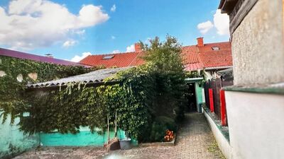 Göllheim - einfaches Reihenmittelhaus zu verkaufen