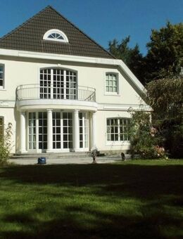 Herrschaftliche Villa am Ende einer elbnahen Sackgasse in Othmarschen - Hamburg