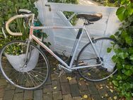 Peugeot-Rennrad, vintage - Medebach (Hansestadt) Zentrum