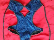 Sexy Body - blau glitzernd - mit Bindebändern - Gr. 36-42 - Tornesch