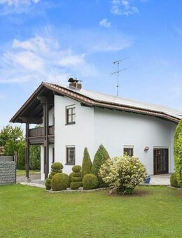 Solides Einfamilienhaus mit großem Garten und Pool in schöner Wohnlage von Wallersdorf! - Wallersdorf