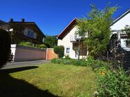 Gemütliches und nicht alltägliches Stadthaus in zentralster Lage von Stockach mit kl. Garten. - Stockach