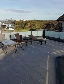 +++ Wie NEU - ca. 60 m² Dachterrasse zum ERHOLEN - Einbauküche inklusive +++ - Reisbach