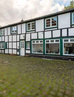 MANNELLA *Fachwerkkenner -Geschichte im alten Kirchdorf. Wohnteil & Gewerbeeinheit als Anlageobjekt* - Lohmar