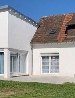 Neubau und Altbau im harmonischen Einklang vereint - Singen (Hohentwiel)