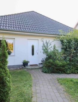 Moderner Bungalow mit ausgebautem Dachgeschoss und Weitblick bis zum Wasser in Sassnitz - Sassnitz