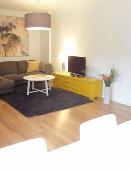 Altbau-Charme im Herzen von Berlin – Ruhige Hinterhauswohnung in Mitte - Berlin
