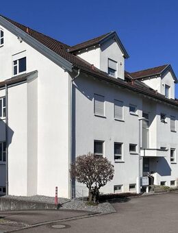 Lichtdurchflutete Eigentumswohnung mit Balkon und Garage in gepflegter Wohnanlage - Eschenbach