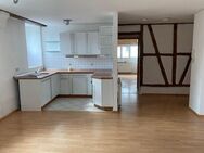 Großbottwar: Altbau-Charme trifft Moderne! 2 ½ Zimmer-Wohnung mit Einbauküche, Balkon und Stellplatz - Großbottwar