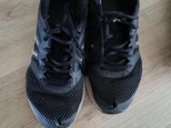 alte Turnschuhe/Laufschuhe - stark riechend - Hamburg