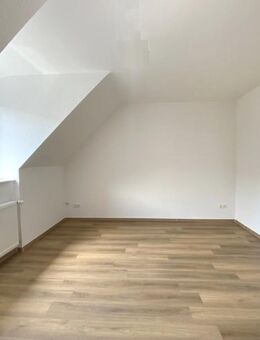 Perfekt für Singles! Renovierte DG-Wohnung in Oberhausen-Osterfeld - Oberhausen