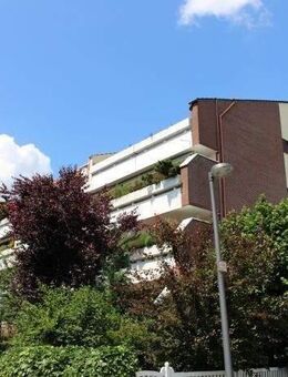 Im beliebten Schwachhausen-Bürgerparkviertel! sehr schöne top renovierte 4 Zimmer-Wohnung mit großem Sonnenbalkon + Tiefgarage... - Bremen