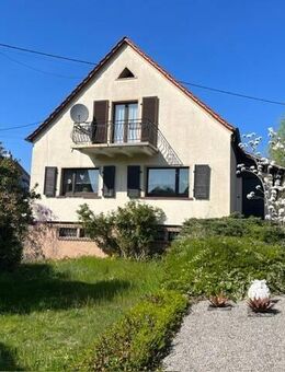 Freistehendes Einfamilienhaus mit Garten und Garage in guter Lage von Beckingen - Beckingen