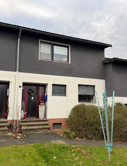 *Gemütliches Reihenhaus mit Garage u. 2 Balkonen in gefragter Wohngegend* - Osterode (Harz)