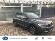 VW Tiguan, Life, Jahr 2022 - Grimmen