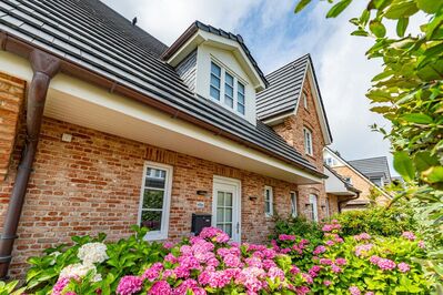 Repräsentative Doppelhaushälfte (Ferienwohnung) in strandnaher Lage!