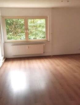 Sehr schöne renovierte 3 Zimmer Wohnung mit Balkon in Gelsenkirchen zu vermieten - Gelsenkirchen