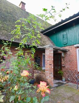 Bauernhof mit 3 Apartments - perfekt zum Vermieten ca. 200 m2/ 94m2 / 68 m2 - alles frei lieferbar - Quickborn (Landkreis Pinneberg)