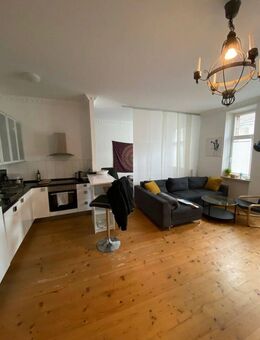 Helle loftartige Jugendstil - Wohnung - Nürnberg