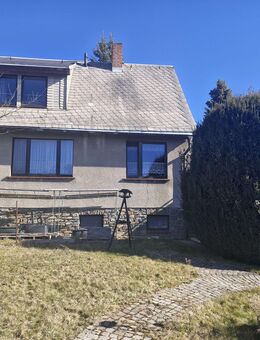 Doppelhaushälfte mit Traumblick - Wohnen in schöner Lage von Lauter-Bernsbach! - Lauter-Bernsbach