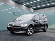 VW Touran, 2.0 TDI Active, Jahr 2022 - München