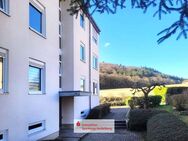 Reserviert! Attraktive 3,5-Zimmer-Wohnung in Feldrandlage von Wiesenbach mit Balkon und Garage - Wiesenbach (Baden-Württemberg)