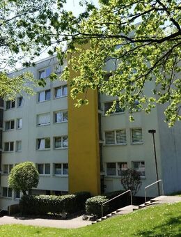 ATTRAKTIVE 2 ZIMMER WOHNUNG MIT LOGGIA UND TIEFGARAGE - Wuppertal