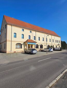 frisch für Sie renoviert - 2 Zimmer Wohnung mit Stellplatz - Zeitz