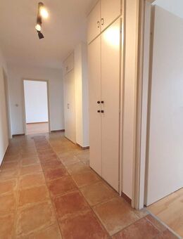 Milbertshofen - Wohngemeinschaft für eine drei Zimmer Wohnung gesucht - Sehr gute Uni Anbindung - München