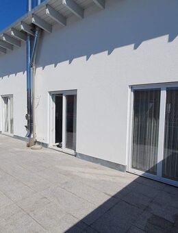 Penthouse in Schwenningen: 35 m² Südwest-Terrasse & Kamin - Villingen-Schwenningen