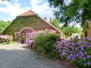 Sanierungsbedürftiges Zweifamilienhaus im Dornröschenschlaf vor den Toren Westerstedes - Westerstede