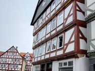Charmantes Wohn- und Geschäftshaus unter Denkmalschutz in Toplage am Marktplatz in Homberg (Efze) - Homberg (Efze)