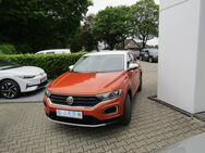 VW T-Roc, 1.0 TSI Style FRONT LANE A, Jahr 2018 - Emmerich (Rhein)
