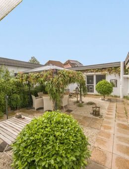 Modernisierter und sonniger 4 Zimmer-Atrium-Bungalow mit Garage am Forst Klövensteen - Schenefeld (Landkreis Pinneberg)