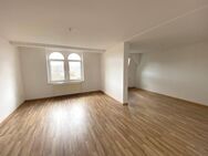 Toller Blick! Zentrumsnah - großzüge, helle 3- Raum DG Wohnung - Plauen