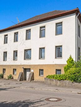 Altes Schulhaus sucht Käufer mit kreativen Ideen! 5-Zimmer-Wohnung + ehemalige Schulräume mit Charme - Albbruck