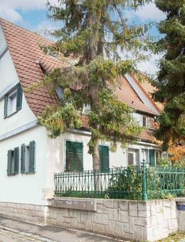 Charmantes Zweifamilienhaus mit historischem Gewölbekeller und zwei Südterrassen in Möhringen - Stuttgart