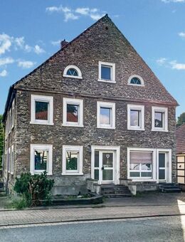 Repräsentatives Bruchsteinhaus mit drei Wohneinheiten und exklusivem Zugang zur Naturgrotte - Vlotho