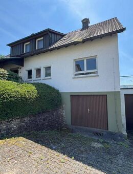 **Schmuckstück mit Seltenheitswert - freistehendes Familienhaus mit Traumgrundstück** - Plüderhausen