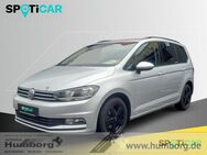 VW Touran, 1.6 TDI Comfortline El 3-Zonen, Jahr 2017 - Bad Driburg