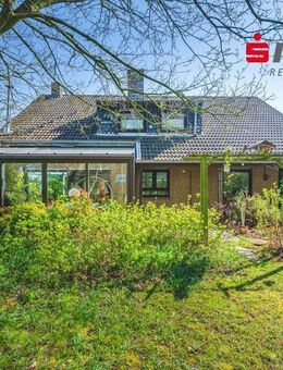 Geräumiges Einfamilienhaus mit Garage und Schwimmbad auf schönem Grundstück in ruhiger Lage - Aachen