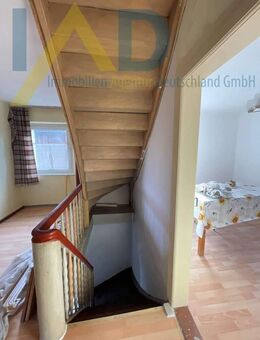 Geräumiges, schönes Zweifamilienhaus mit Potential und Garten in ruhiger Wohngegend - Prebitz