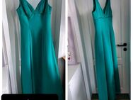 Abendkleid in Türkis - Looft