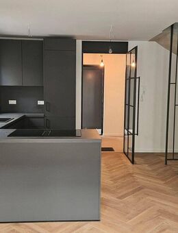 Modernes Stadthaus über 3 Etagen mit Garten und 2 Außenstellplätze - Erstbezug in Abensberg - Abensberg