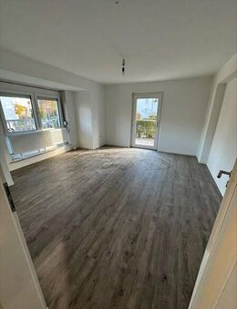 Perfekt für kleine Familien: Erstbezug nach Umbau im Erdgeschoss mit Terrasse - Dachau