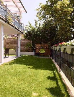 Wohnen mit Gartenidylle: Großzügige 3,5-Zi.-Wohnung mit modernem Flair & separatem Eingang - Winnenden