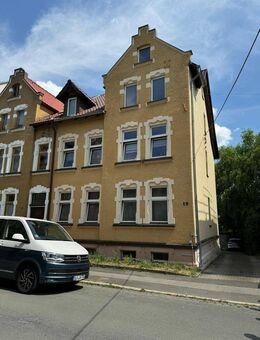 Gepflegtes 3-Familienhaus in - Saalfeld Südstadt - mit Balkon u. Stellplätzen - Kapitalanlage ! - Saalfeld (Saale)