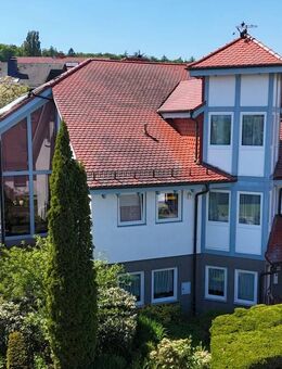 Außergewöhnliches Einfamilienhaus mit Turm, Wintergarten und viel Platz für die ganze Familie - Baunatal